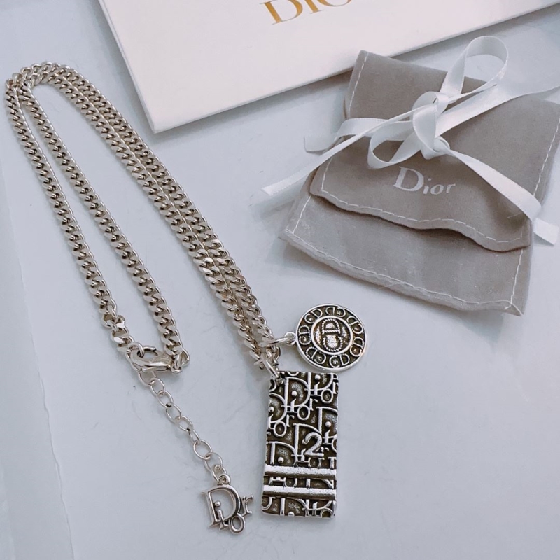 chr1st1an D10r necklaces